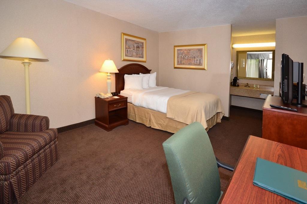 Quality Inn Exit 4 Clarksville Eksteriør bilde